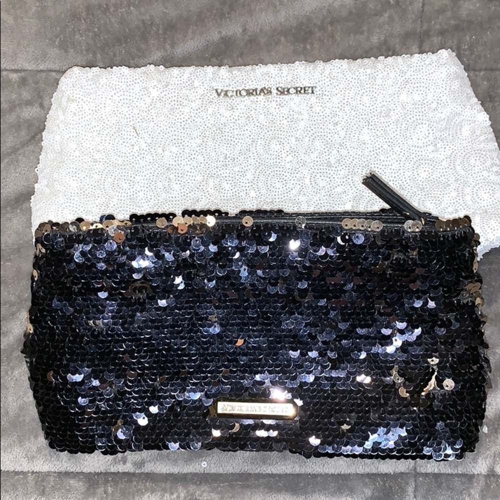 Bundle of vs clutches🎊🎊🎊